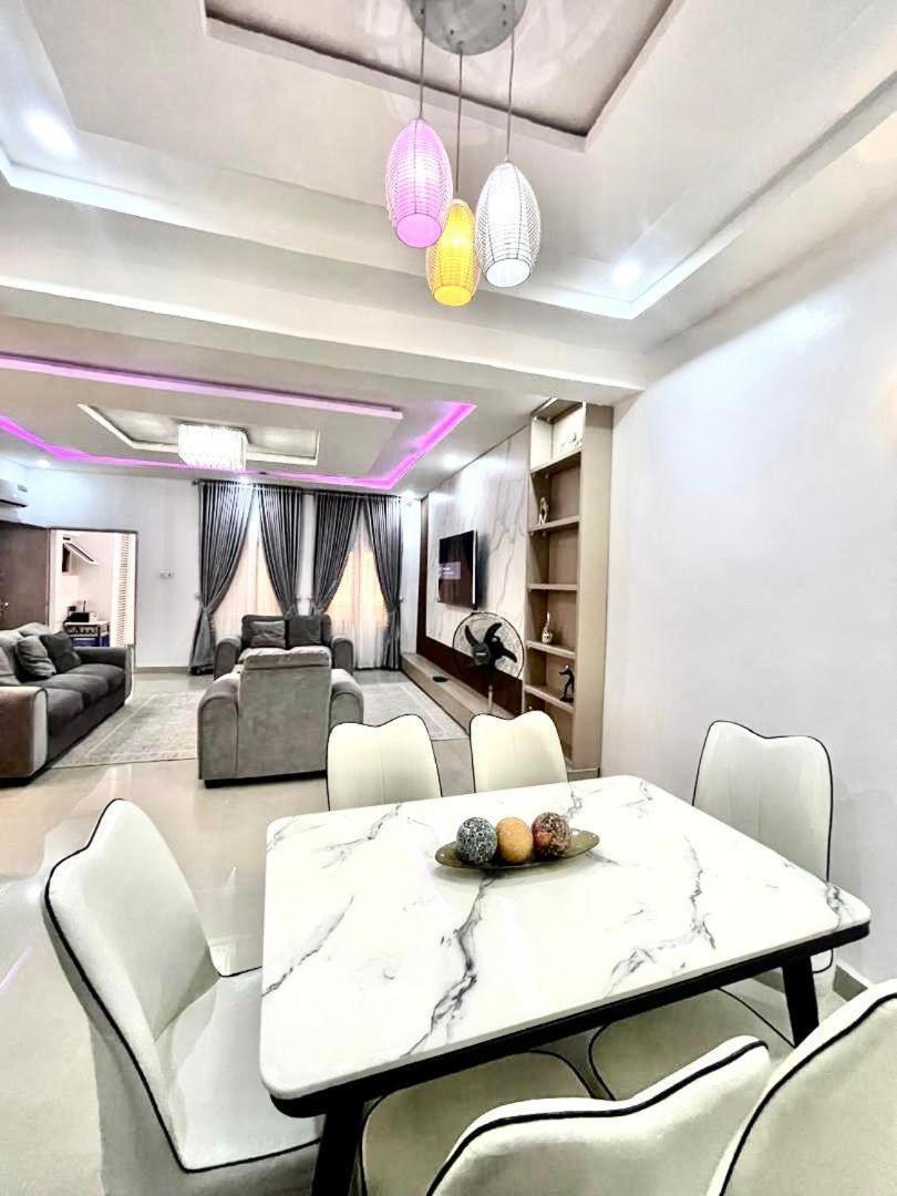 2 Units Of 2Bed Gaduwa Apartment อาบูจา ภายนอก รูปภาพ